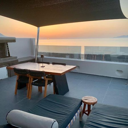 Incognito Beach Villa Santorini Kamári Exterior foto