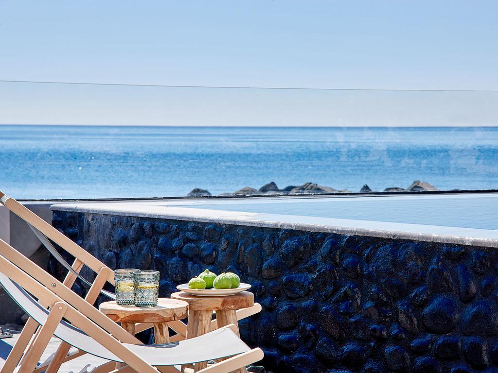 Incognito Beach Villa Santorini Kamári Exterior foto