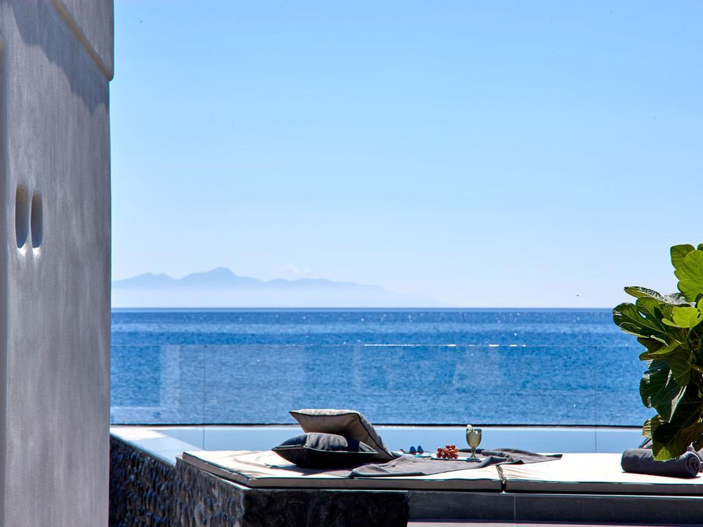 Incognito Beach Villa Santorini Kamári Exterior foto